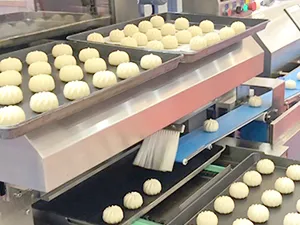 Automated tray arrangement system